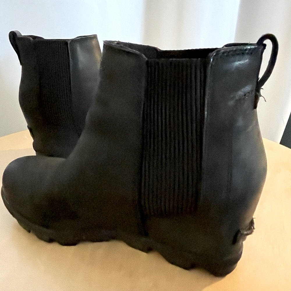 Sorrel waterproof boots size 9